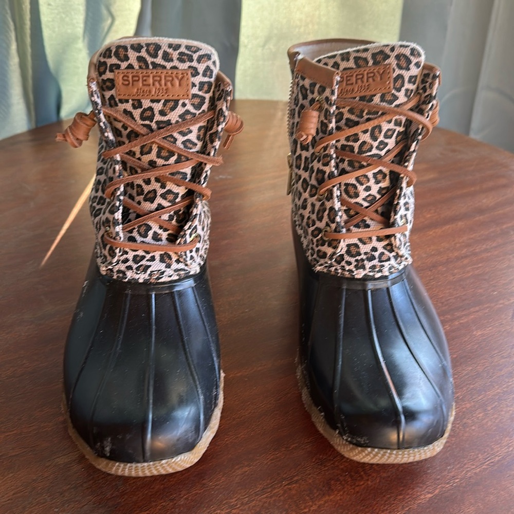 Saltwater Animal Print Textile Multi Duck Boots size 8